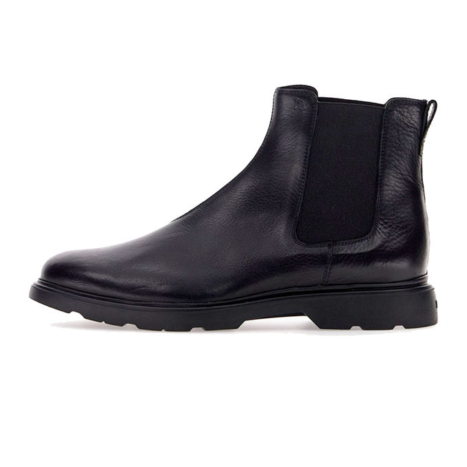CHELSEA BOOTS IN MATT LEATHER Man Black