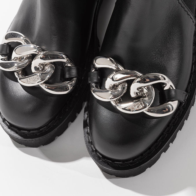COMBAT BOOTS WITH CHAIN Woman Black