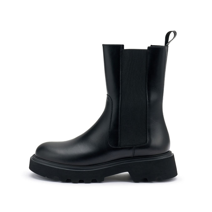 LEATHER CHELSEA BOOTS Women’s Black