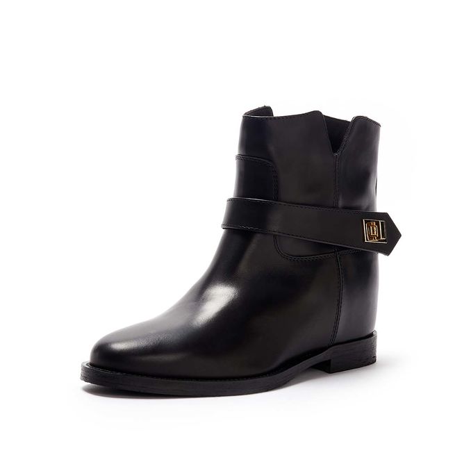 LOW BOOTS WITH GOLD BUCKLE Woman Black