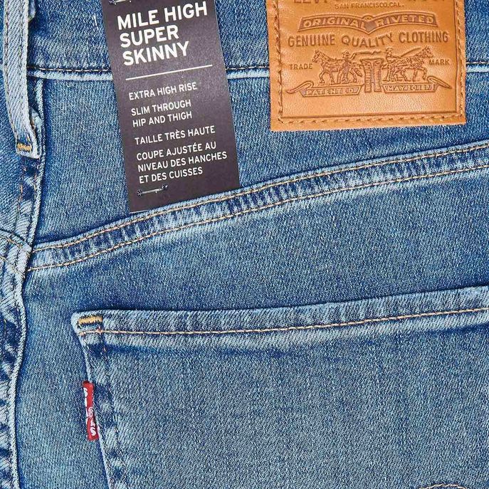 levi's classic straight