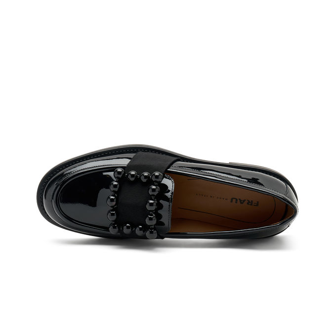 MOCCASINS IN PAINT WITH ACCESSORY Woman Black