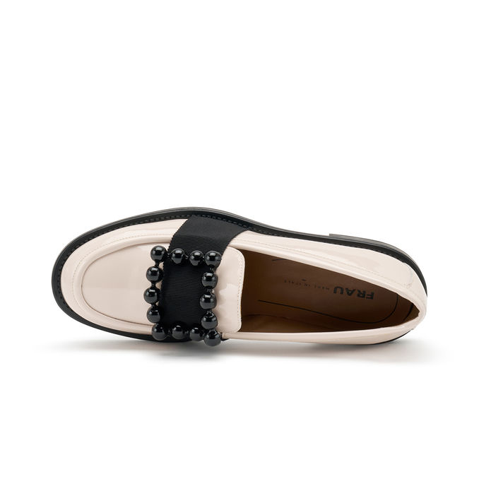 MOCCASINS IN PAINT WITH ACCESSORY Woman Powder