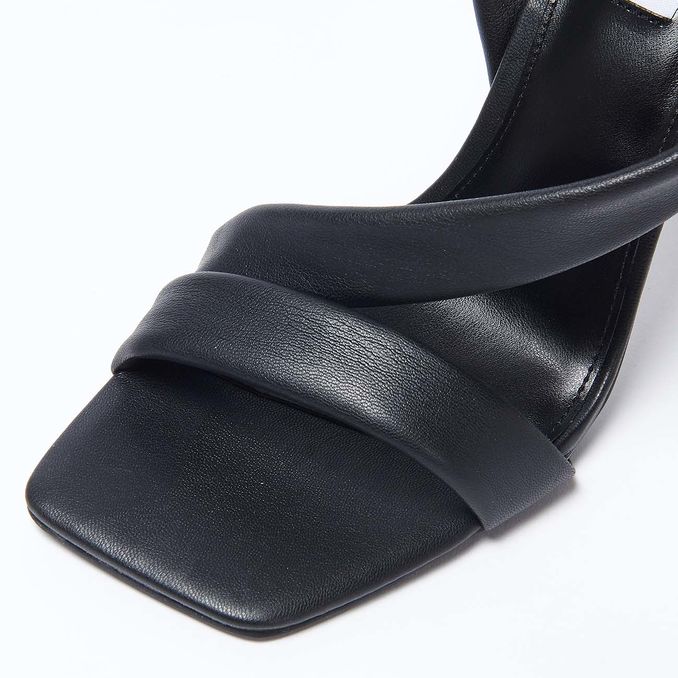 SIZZLIN SANDALS