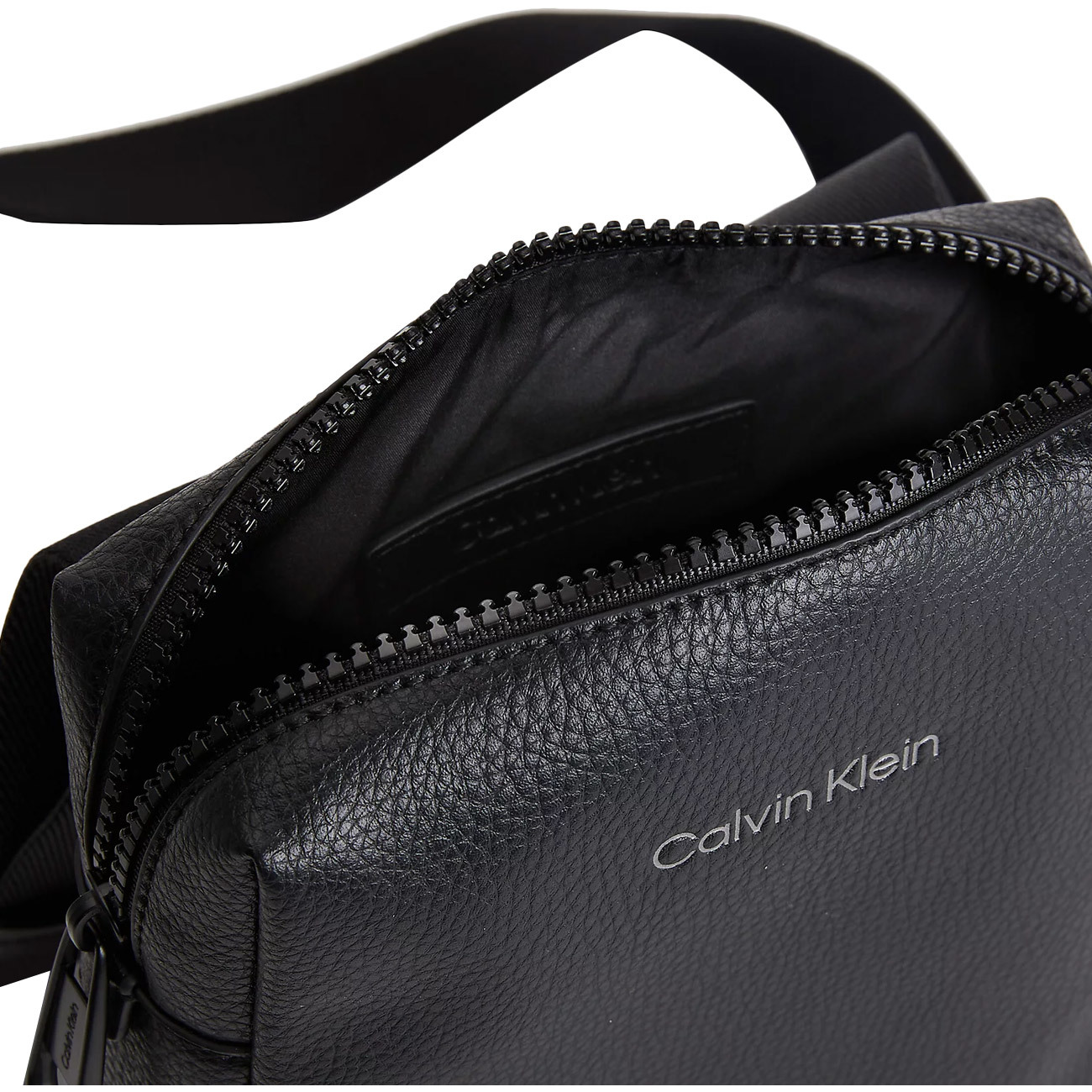 Calvin Klein Crossbody Bag 'MUST' in Black