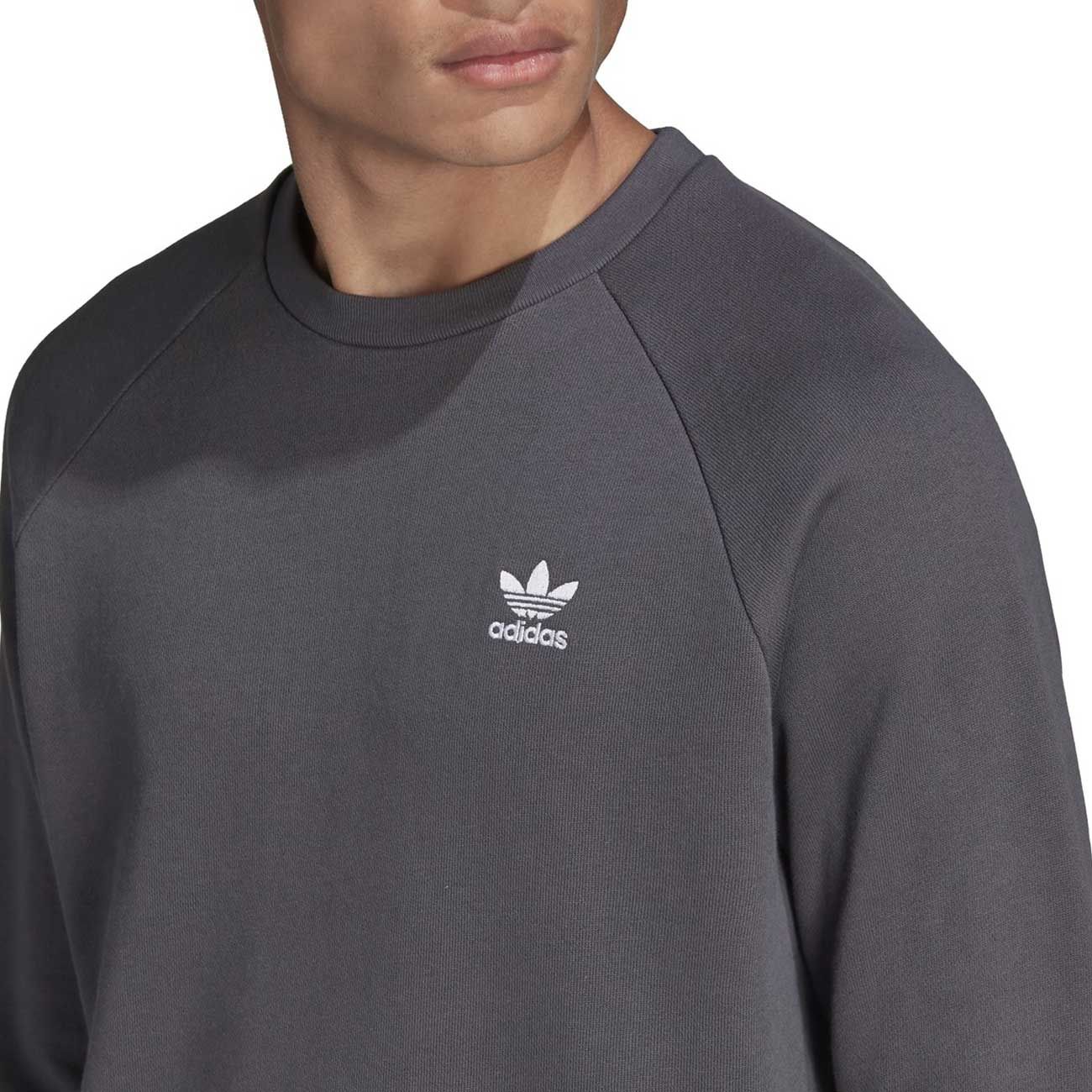 nike black essentials crew neck sweatshirt